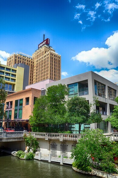 More Photos Of 126 E Main Plz, San Antonio Apartments For Sale