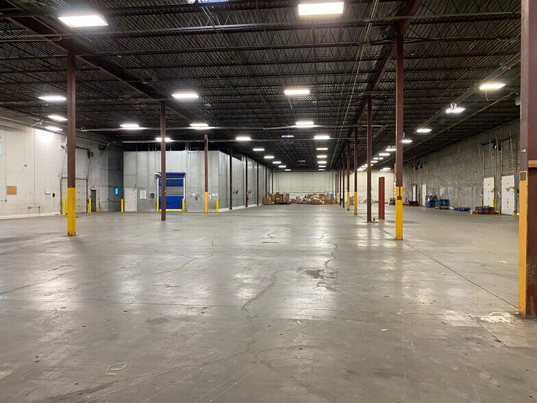 More Photos Of 1140 Gervais Ave, Maplewood Warehouse For Lease