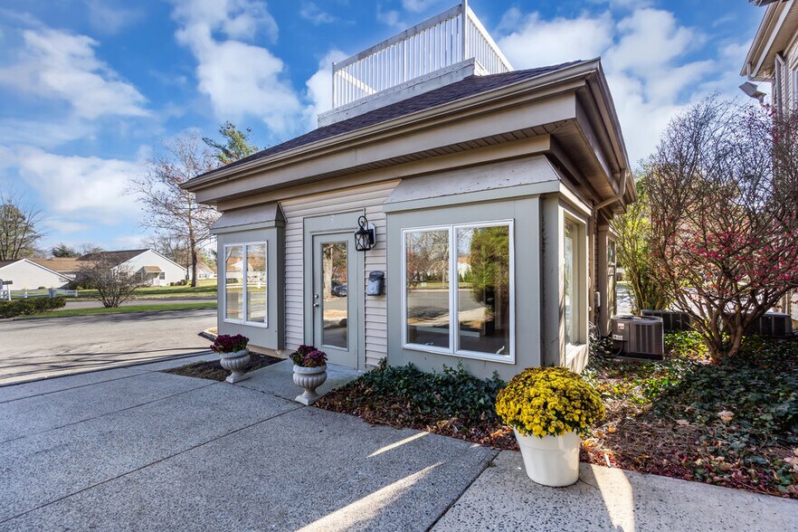 More Photos Of 1 Dag Hammarskjold Blvd, Howell Medical For Lease