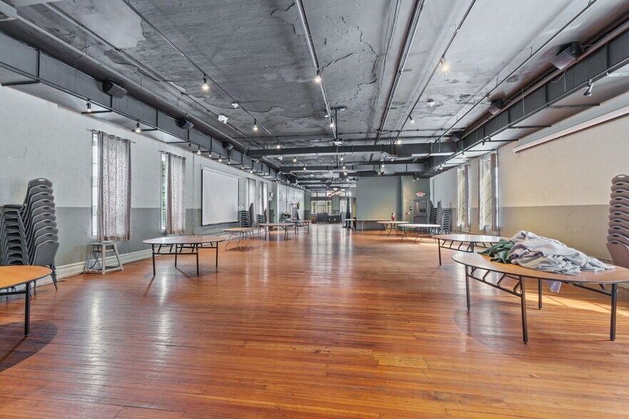 More Photos Of 812-814 W Hamilton St, Allentown Loft Creative Space For Sale