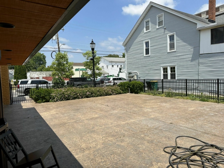 More Photos Of 19-21 W Commerce St, Smyrna Restaurant For Sale