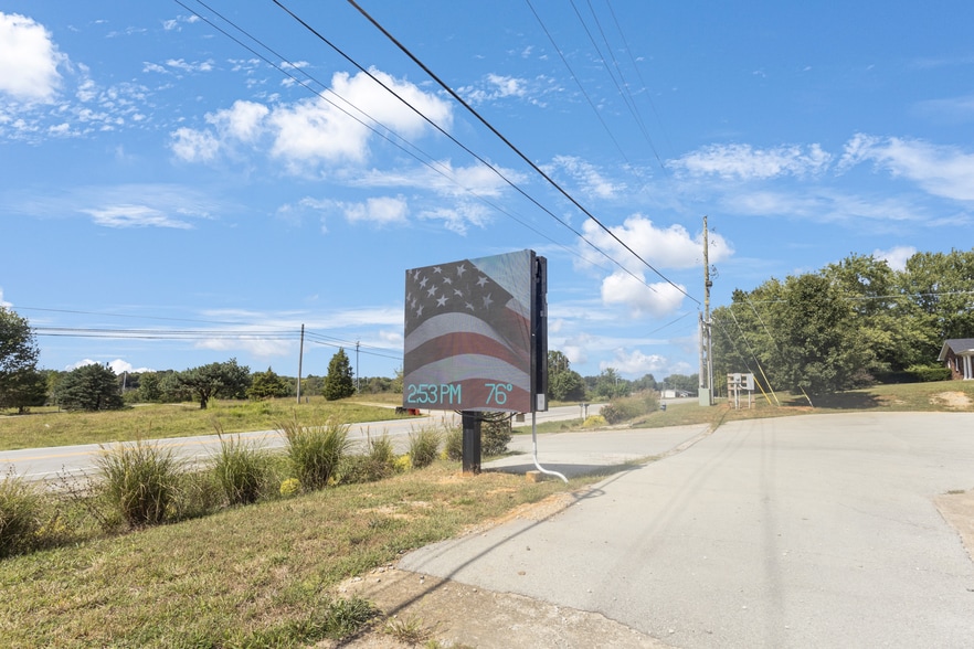 More Photos Of 6804 S Dixie Hwy, Glendale Freestanding For Lease