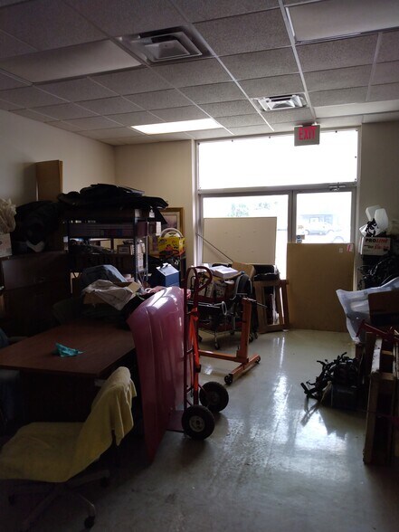 More Photos Of 3395 Indianola Ave, Columbus General Retail For Sale