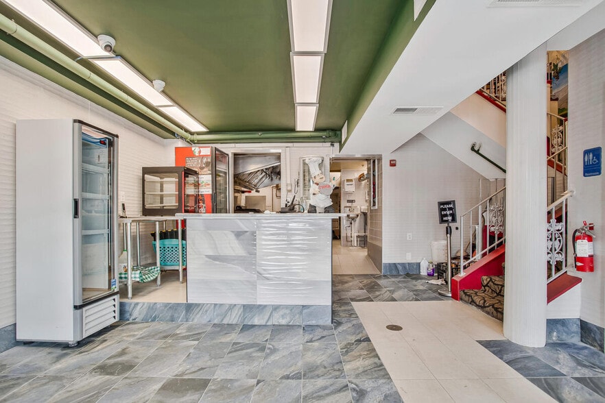 More Photos Of 81 Main St, Annapolis Restaurant For Sale