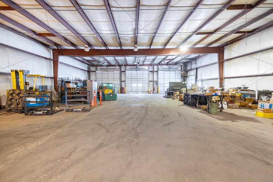 More Photos Of 2025 Eureka Rd, Wyandotte Flex For Sale