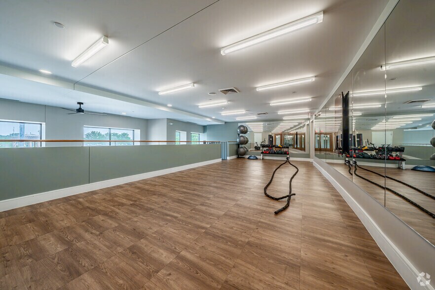 More Photos Of 9750 Crescent Park Cir, Orland Park Apartments For Lease