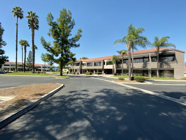 More Photos Of 1060 E Washington St, Colton Unknown For Lease