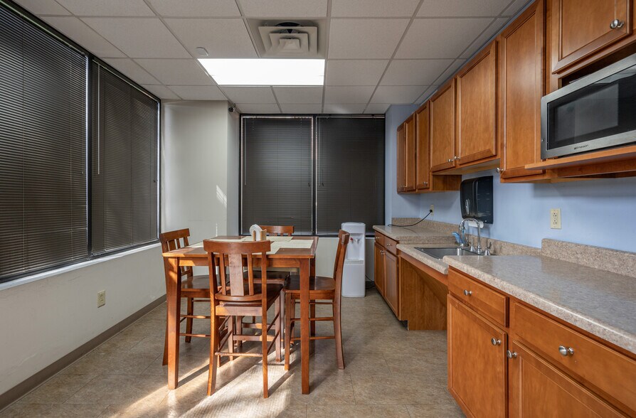 More Photos Of 4210 N Roxboro St, Durham Office For Lease