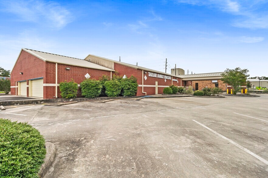 More Photos Of 1806 Humble Place Dr, Humble Medical For Sale