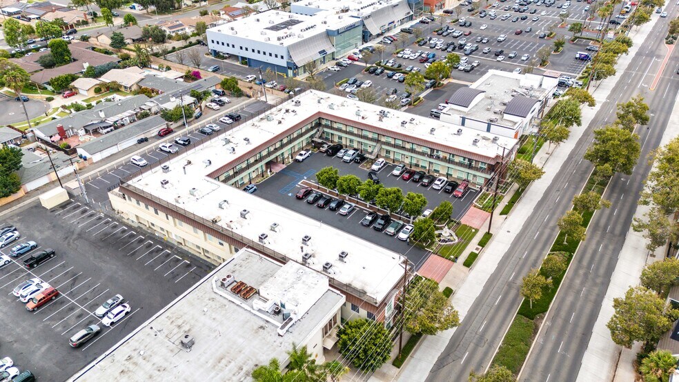 More Photos Of 1913 E 17th St, Santa Ana Office For Sale