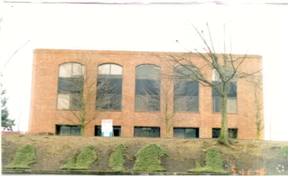 More Photos Of 9955 SE Washington, Portland Office For Lease