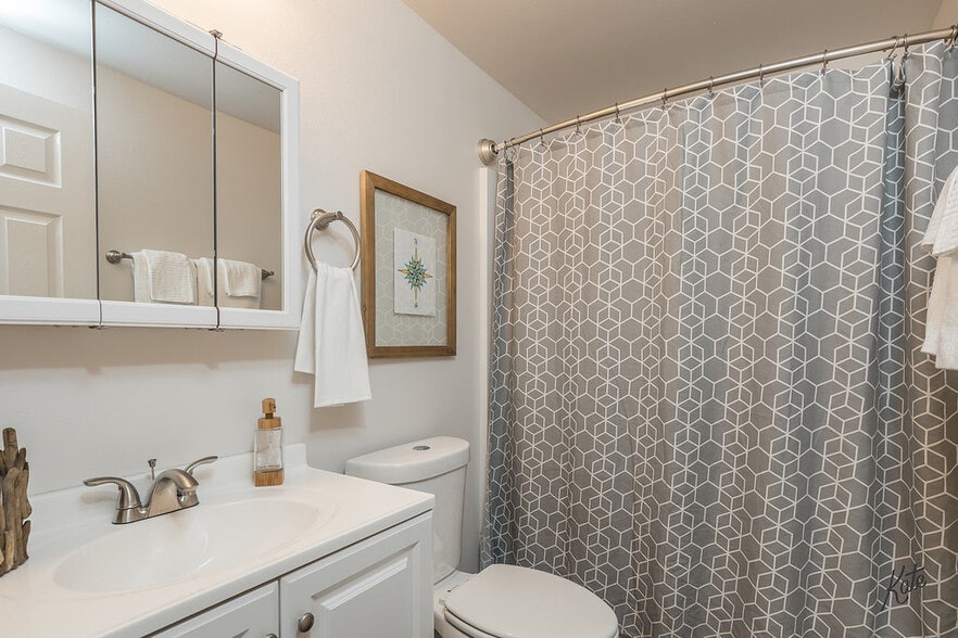 More Photos Of 1533 Lacey St, Fairbanks Apartments For Sale