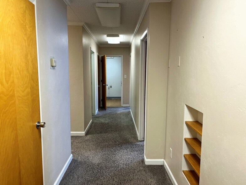 More Photos Of 411 W 5th St, McCook Office For Sale