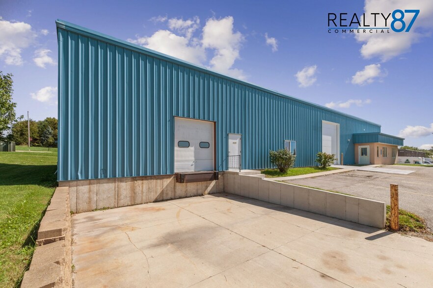 More Photos Of 6325 7th Street Ct SW, Cedar Rapids Warehouse For Lease