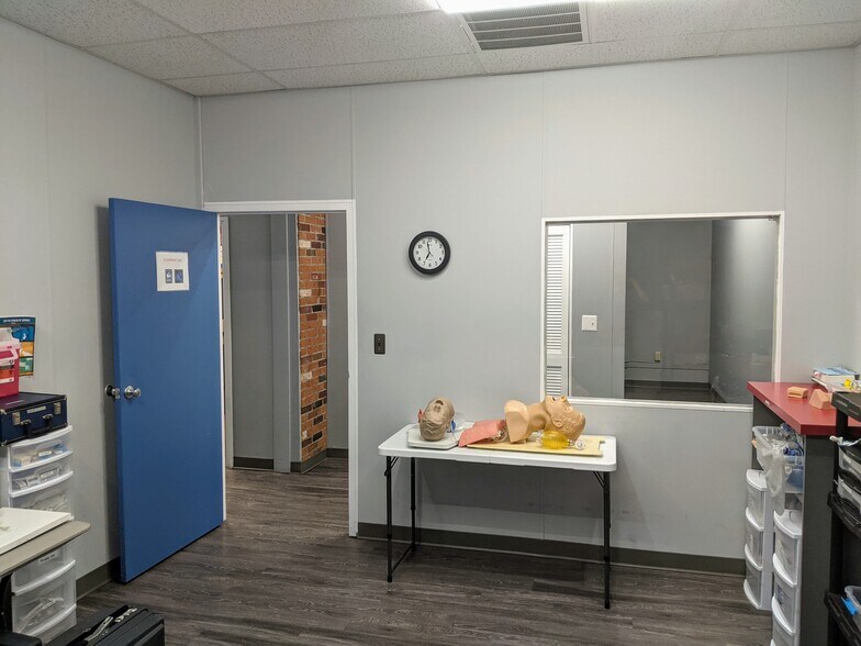 More Photos Of 437 Fern St, Jackson Office For Lease