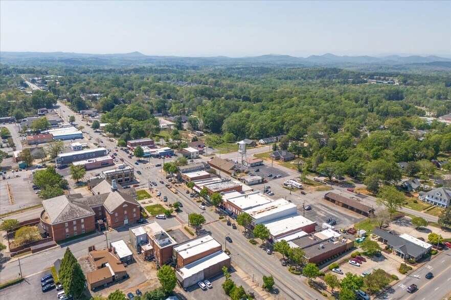 More Photos Of 303 E Main St, Pickens General Retail For Sale