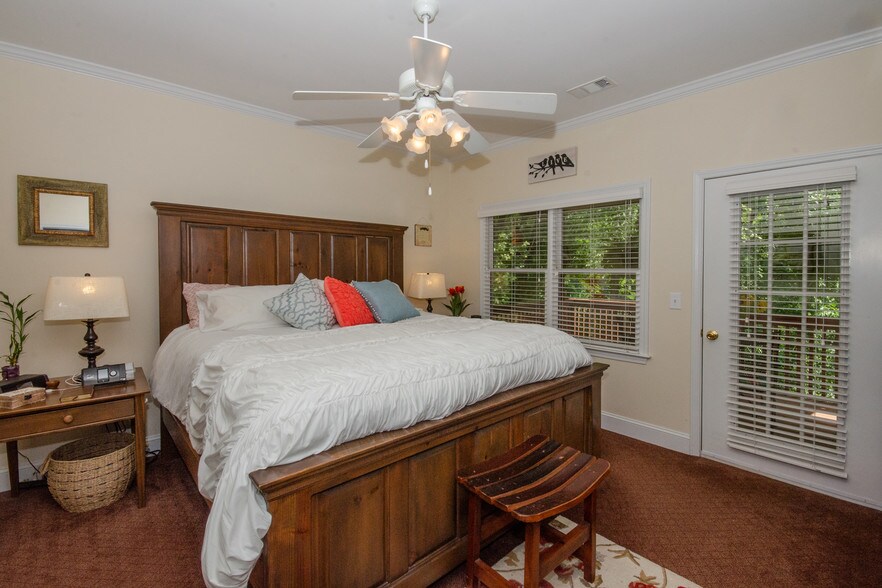 More Photos Of 892 Edelweiss Strasse, Helen Hotel For Sale