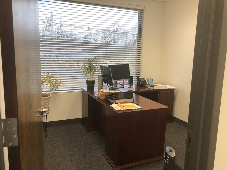 More Photos Of 365 Rifle Camp Rd, Woodland Park Coworking Space