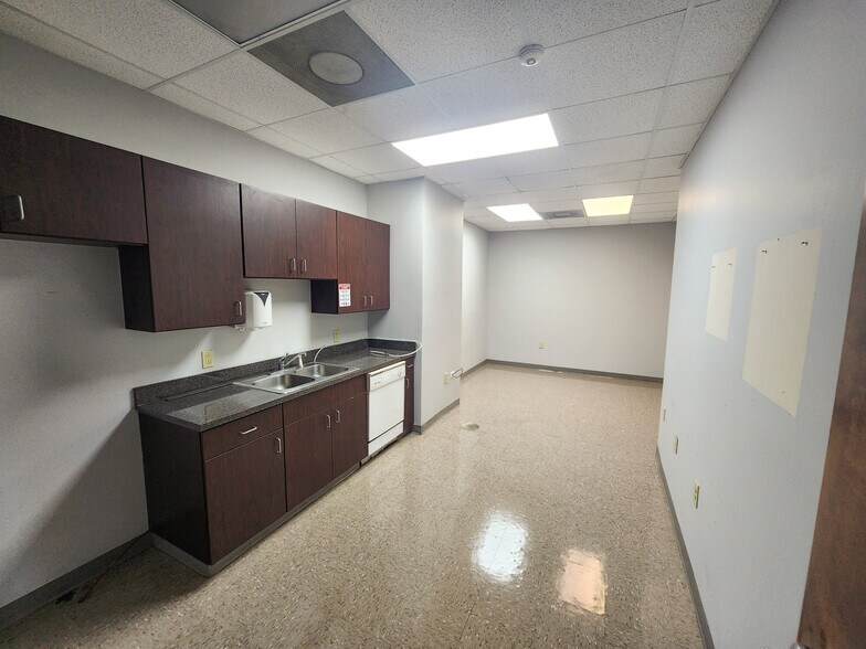 More Photos Of 5640 Commerce Blvd E, Mobile Warehouse For Lease