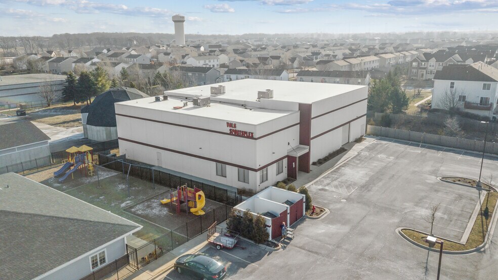 Primary Photo Of 26705 W Commerce Dr, Volo Health Club For Lease