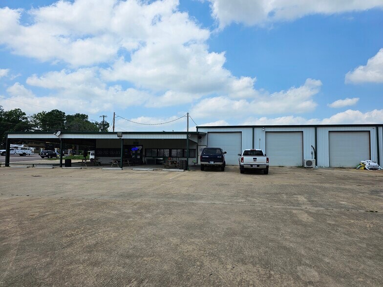 More Photos Of 1210 N 1st Ave, Durant Warehouse For Sale