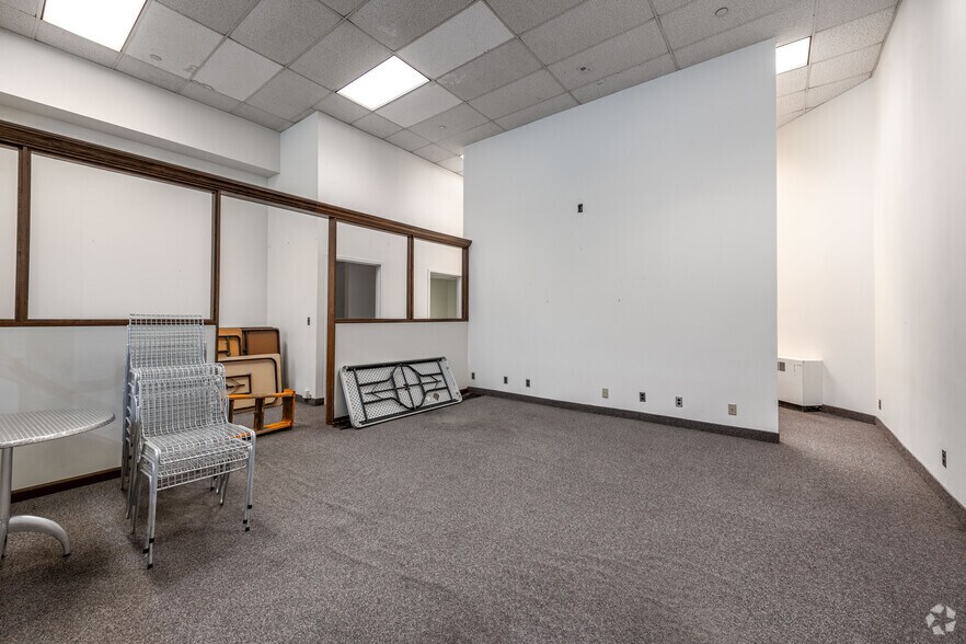 More Photos Of 1375 E 9th St, Cleveland Office For Lease