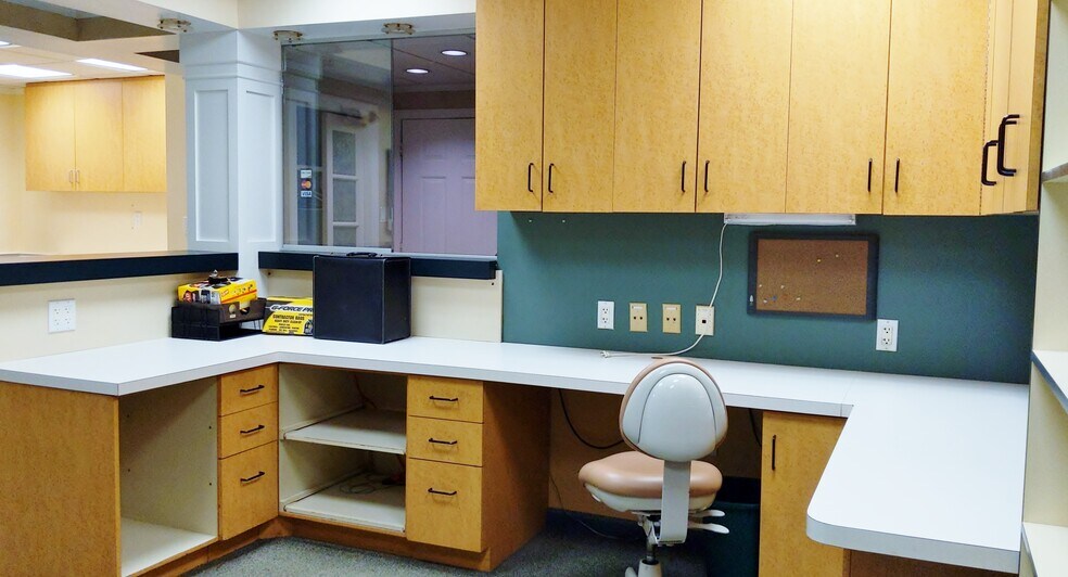 More Photos Of 149 Durham Rd, Madison Coworking Space