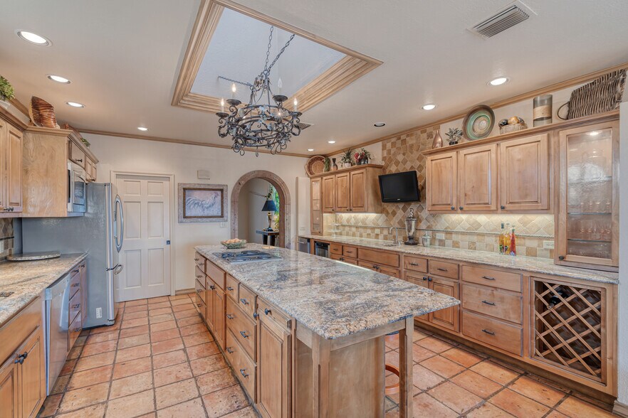 More Photos Of 505 Gilchrist Ln, Del Rio Specialty For Sale