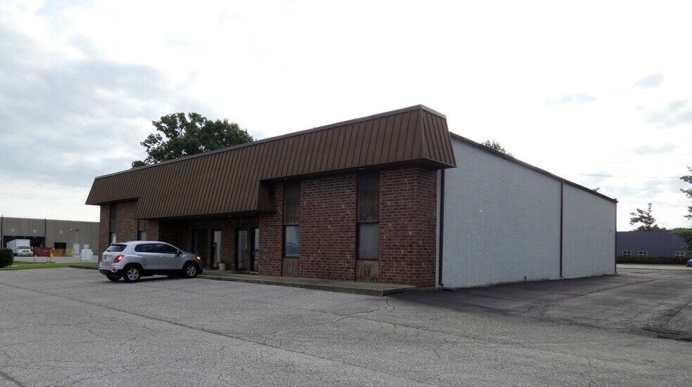 Primary Photo Of 5225 Emco Dr, Indianapolis Flex For Sale