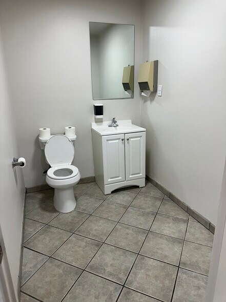 More Photos Of 4550 Kearny Villa Rd, San Diego Office For Lease