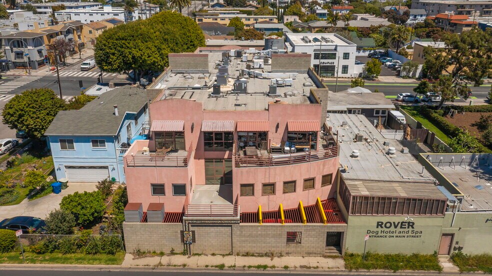 More Photos Of 2110 Main St, Santa Monica Loft Creative Space For Lease