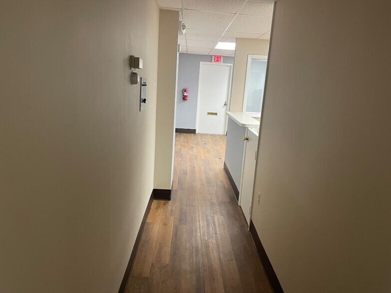 More Photos Of 1616 Forest Dr, Annapolis Medical For Lease