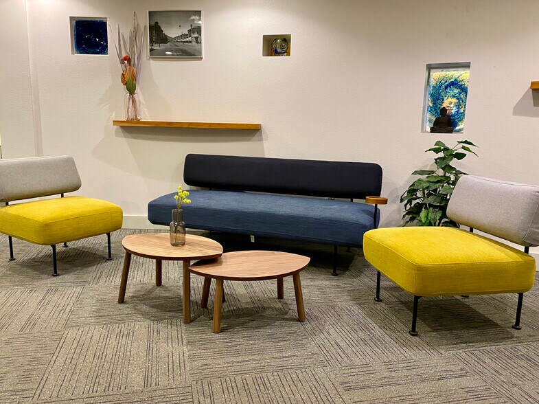 More Photos Of 1035 Pearl St, Boulder Office For Lease