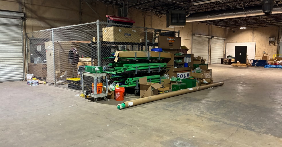 More Photos Of 2425 Dillard St, Grand Prairie Flex For Sale