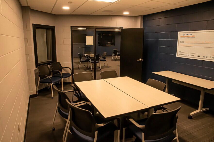 More Photos Of 280 Ann St NW, Grand Rapids Office For Lease