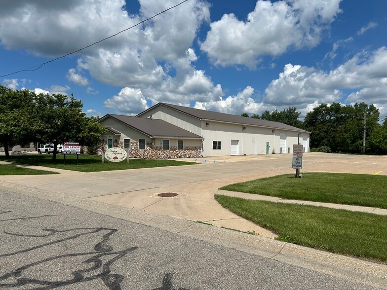 Primary Photo Of 877 Whitney Dr, Lapeer Warehouse For Lease