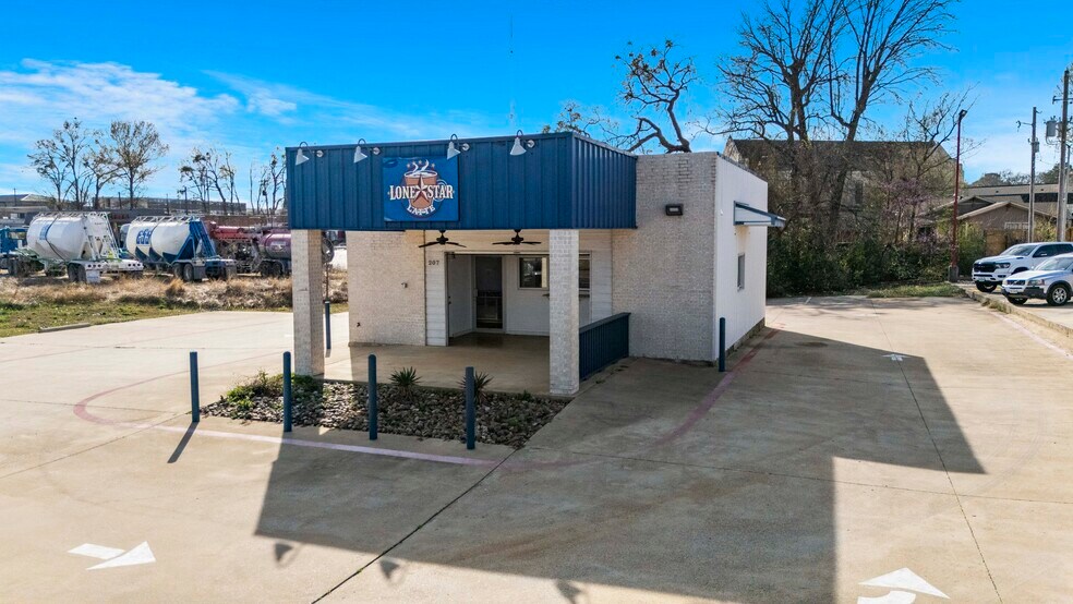 More Photos Of 207 N Henderson Blvd, Kilgore Storefront For Lease