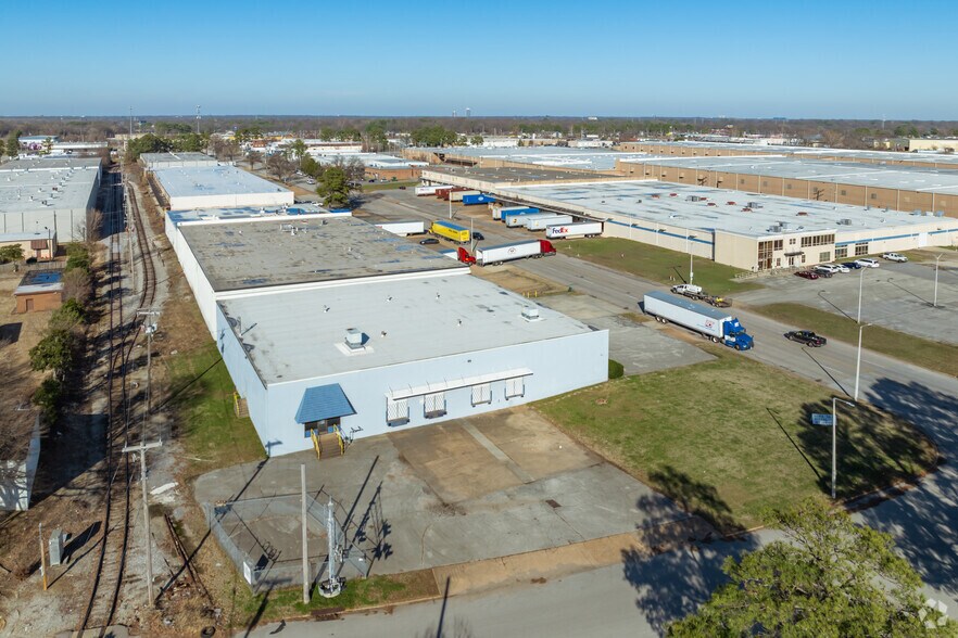 More Photos Of 3817 Air Park St, Memphis Warehouse For Sale