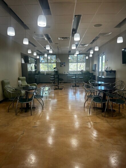 More Photos Of 4017 W Dr Martin Luther King Jr Blvd, Tampa Office For Sale