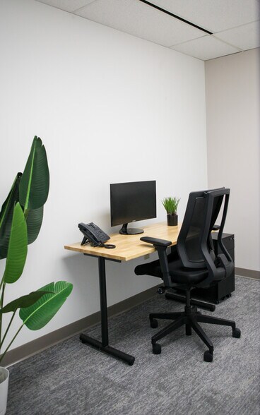 More Photos Of 12747 Olive Blvd, Creve Coeur Coworking Space