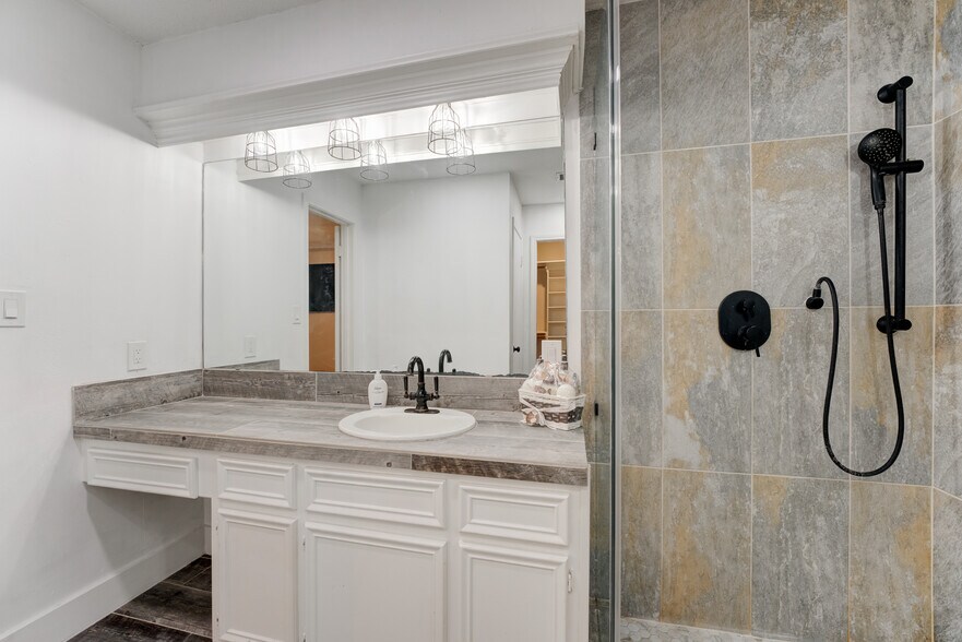 More Photos Of 19323 Belleau Wood Dr, Humble Flex For Sale