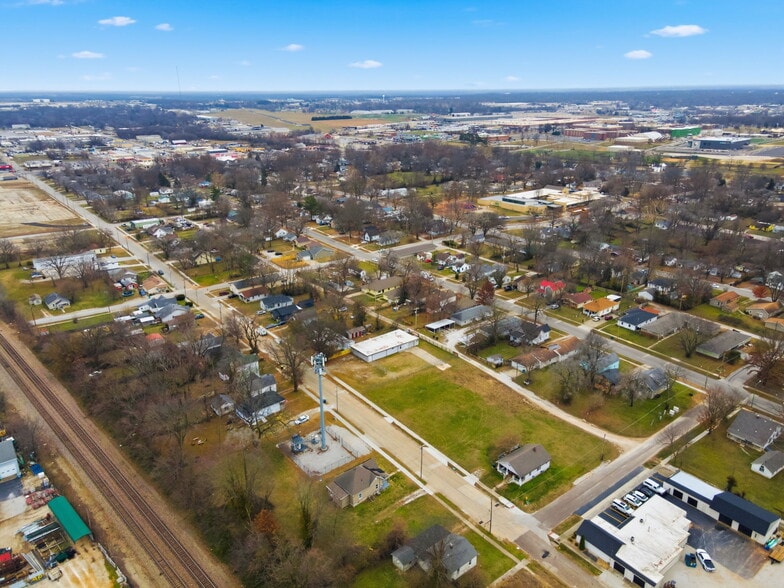 More Photos Of 1424 E Florida St, Springfield Light Manufacturing For Lease