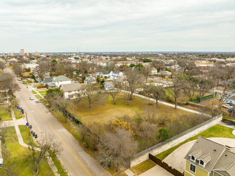 More Photos Of 2116 Columbus Ave, Waco Land For Sale