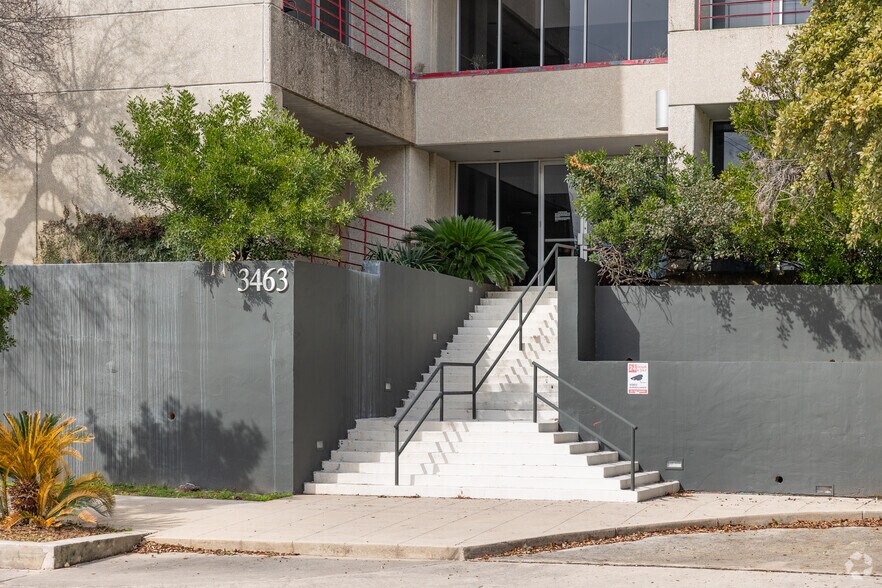 More Photos Of 3463 Magic Dr, San Antonio Office For Lease