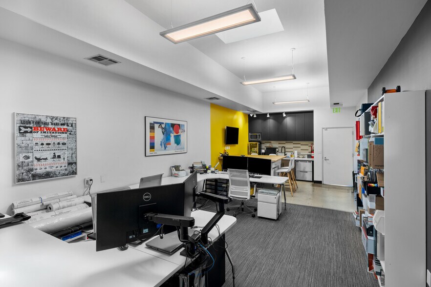 More Photos Of 10215 Santa Monica Blvd, Los Angeles Office For Sale
