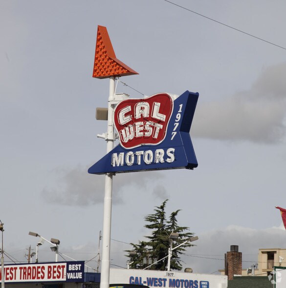 More Photos Of 1953 E 14th St, San Leandro Auto Dealership For Sale
