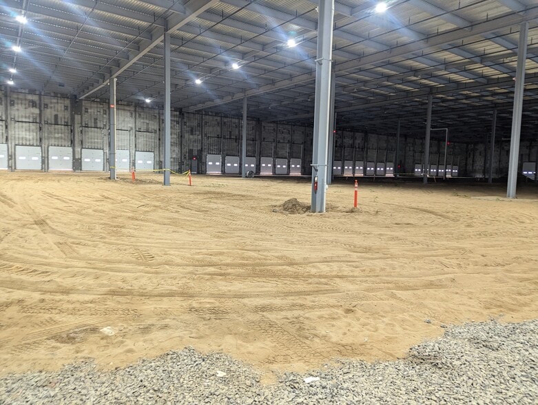 More Photos Of 48 Corporate Circle, Albany Warehouse For Lease