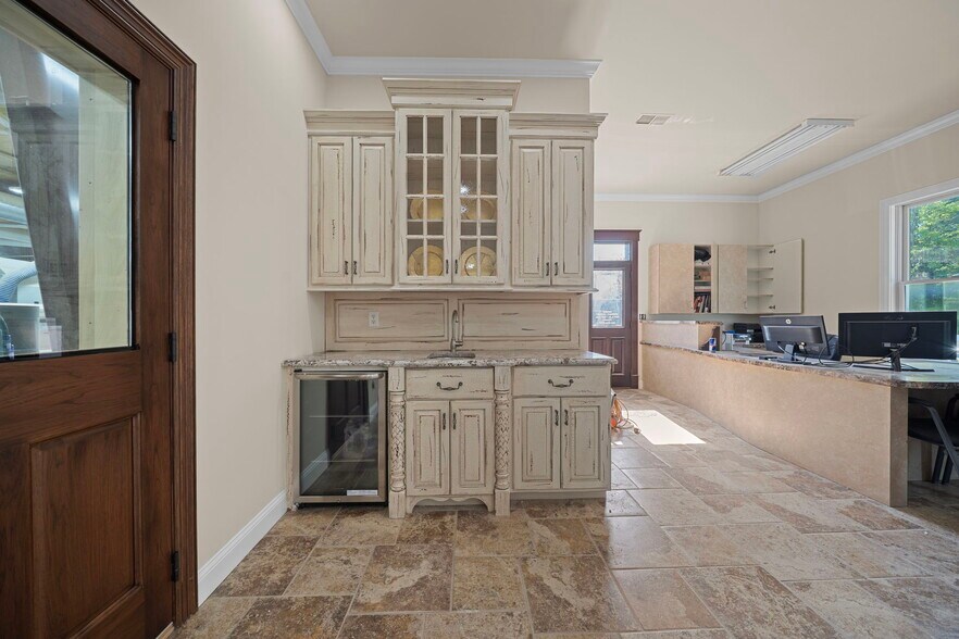 More Photos Of 29 Red Oak Rd, High Hill Manufacturing For Sale