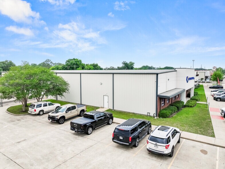 More Photos Of 11821 S Sam Houston Pky W, Houston Warehouse For Sale