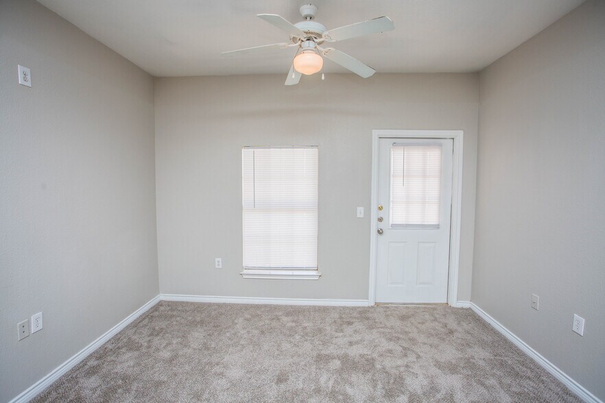 More Photos Of 2627 Oak Dr, Lubbock Apartments For Sale